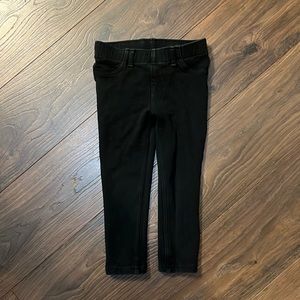 Stretchy black leggings